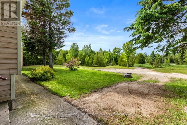 Kitchen - 335 Pike Bay Road, Northern Bruce Peninsula, ON N0H1X0 Photo 2