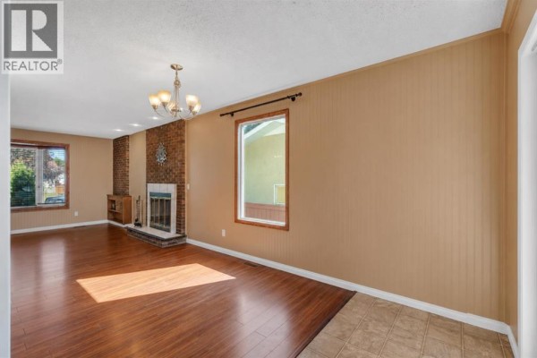 2pc Bathroom - 335 Queensland Drive Se, Calgary, AB T2J3R6 Photo 5