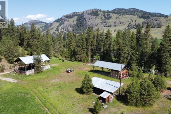 3352 3 Highway, Rock Creek, BC V0H1Y0 Photo 3