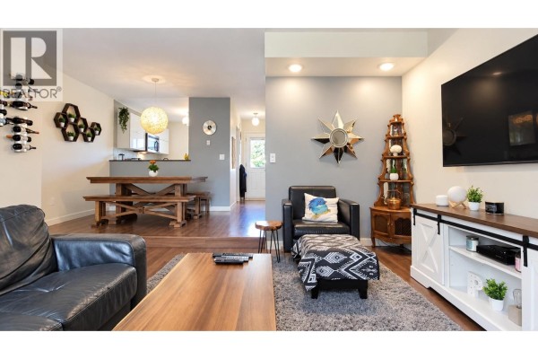 3352 Vincent Street, Port Coquitlam, BC V3B5E1 Photo 5
