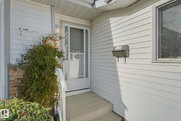 Family room - 3355 145 Av Nw, Edmonton, AB T5Y2E9 Photo 4