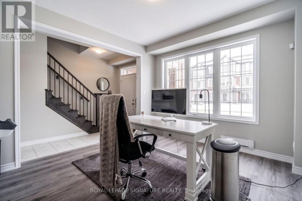 Kitchen - 3355 Carding Mill Trail, Oakville, ON L6M1R7 Photo 4