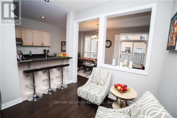 3355 Fountain Park Avenue, Mississauga, ON L5M7E2 Photo 4