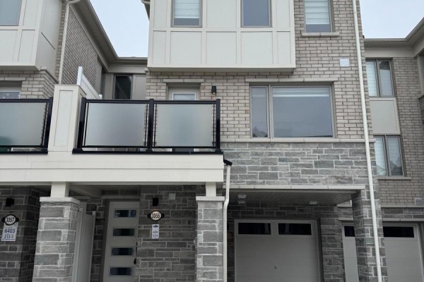 3355 Thunderbird Prom, Pickering