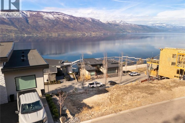 3356 Black Pine Lane, Kelowna, BC, photo 3