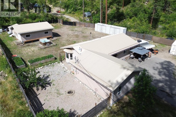 4pc Ensuite bath - 3356 East Lake Drive, Christina Lake, BC V0H1E1 Photo 3