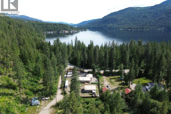 4pc Bathroom - 3356 East Lake Drive, Christina Lake, BC V0H1E1 Photo 4