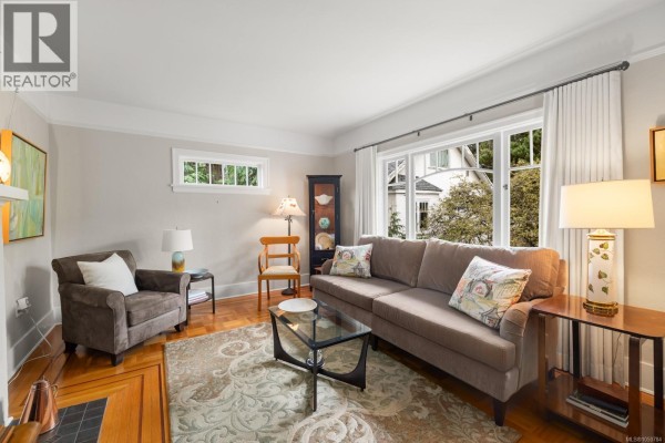 Dining room - 3358 Cook St, Saanich, BC V8X1A8 Photo 5