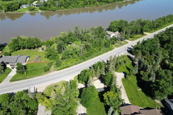 3358 Henderson Highway, East St Paul, MB R2E1A8 Photo 4