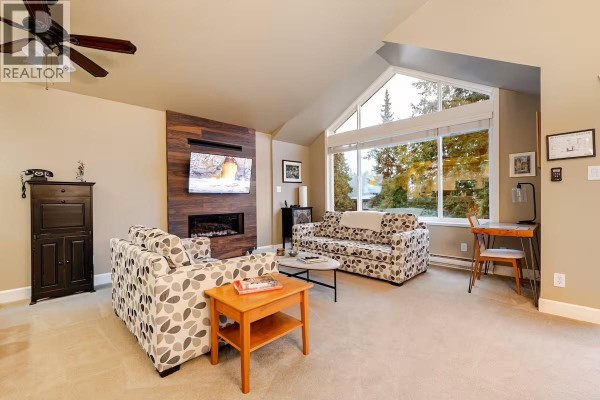 336 E 26th Street, North Vancouver, BC V7N1B1 Photo 2