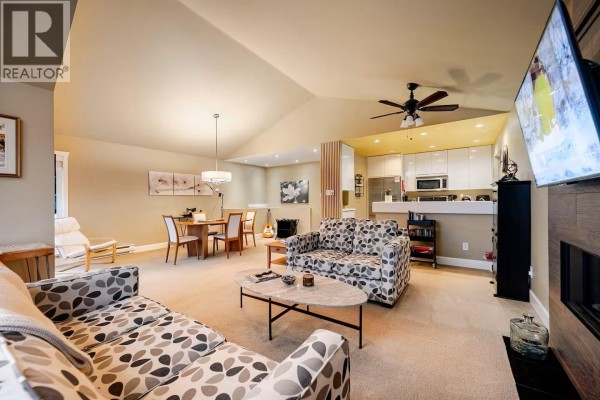 336 E 26th Street, North Vancouver, BC V7N1B1 Photo 4