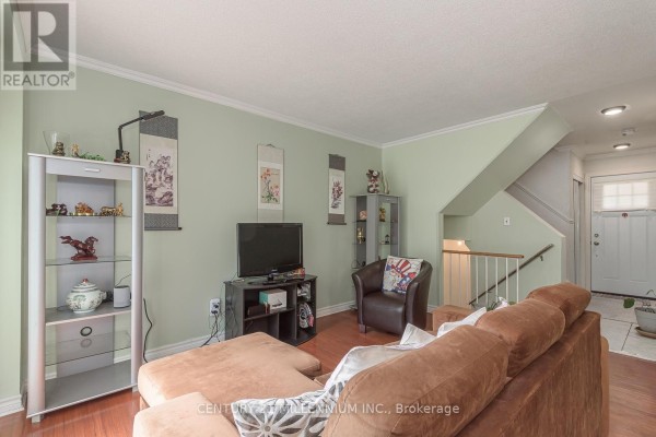 Bedroom 2 - 336 Fleetwood Crescent, Brampton, ON L6T2E7 Photo 5
