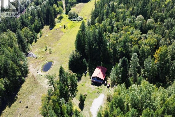 3360 Yellowhead Highway, Clearwater, BC, photo 2