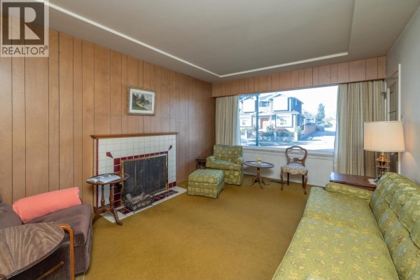 3368 Parker Street, Vancouver, BC V5K2V9 Photo 5
