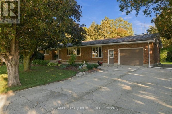 Residential for sale at 33696 Black's Point Road, Central Huron, ON - MLS® U4H73A