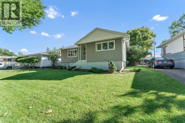 Kitchen - 337 8 Street Sw, Medicine Hat, AB T1A4L8 Photo 4