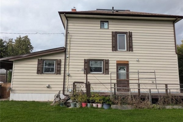 4pc Bathroom - 337 9th Street E, Prince Albert, SK S6V0X9 Photo 2