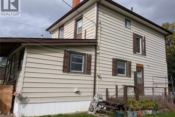 Living room - 337 9th Street E, Prince Albert, SK S6V0X9 Photo 4
