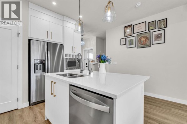 Kitchen - 337 Chelsea Hollow, Chestermere, AB T1X2T3 Photo 4