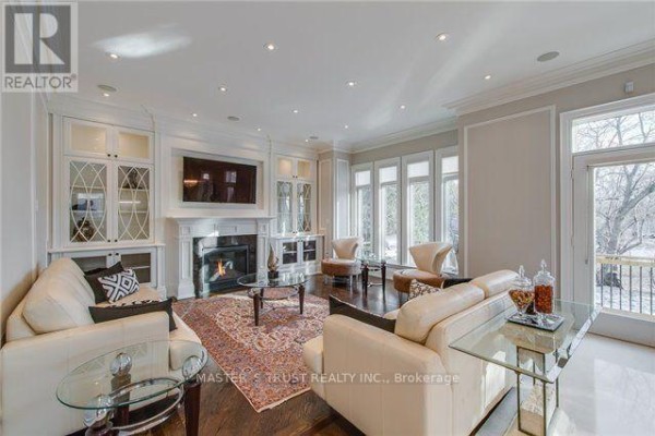 337 Horsham Avenue, Toronto, ON, photo 3