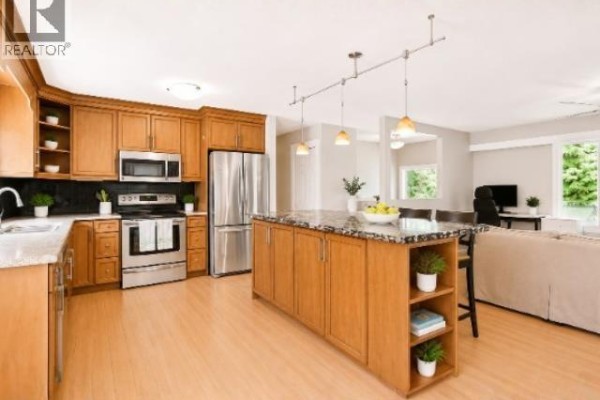 3370 Viewmount Drive, Port Moody, BC V3H2M1 Photo 4