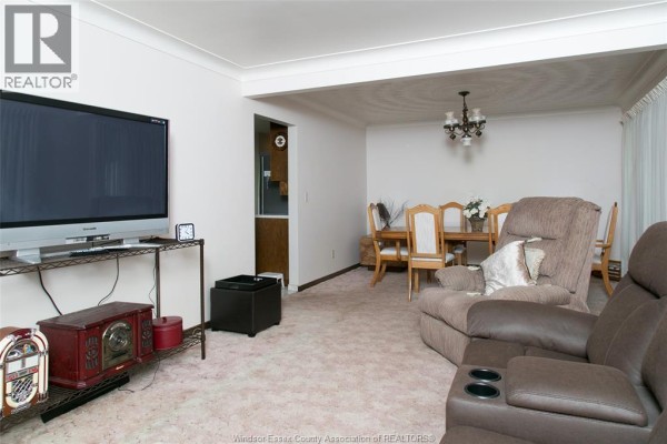Living room - 3371 County Road 20, Amherstburg, ON N9V2Y8 Photo 5