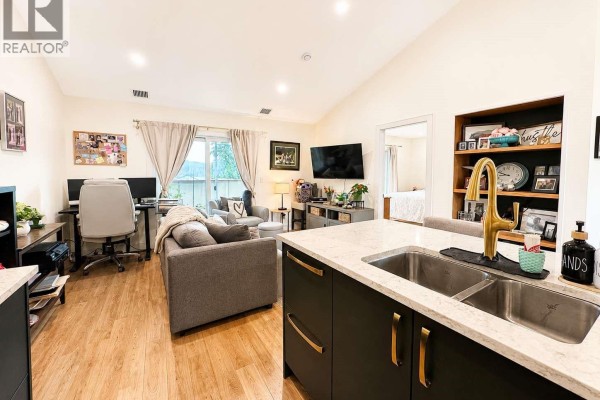 Kitchen - 3376 6th Ave, Port Alberni, BC V9Y4L4 Photo 4