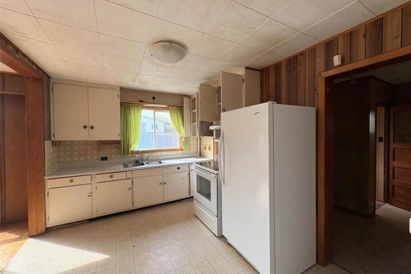 Foyer - 338 Ash Avenue, Roblin, MB R0L1P0 Photo 5