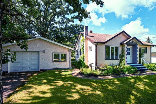 Eat in kitchen - 338 First Street S, Beausejour, MB R0E0C0 Photo 2