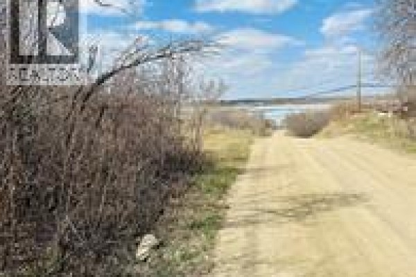 338 Green Avenue, Regina Beach, SK S0G4C0 Photo 2