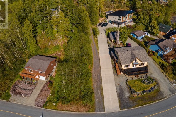338 Pacific Cres, Ucluelet, BC, photo 3