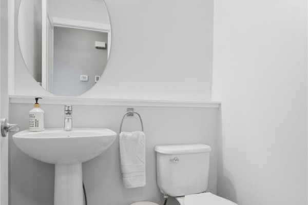 2pc Bathroom - 338 Pichler Crescent, Saskatoon, SK S7V0G4 Photo 5