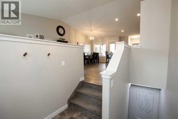 Living room - 338 Spruce Street, Springbrook, AB T4S0N9 Photo 2