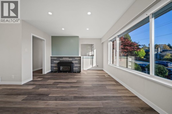 338 W 21st Street, North Vancouver, BC V7M1Z5 Photo 4