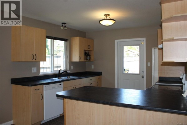 Primary Bedroom - 3381 Coniston Cres, Cumberland, BC V0R1S0 Photo 5