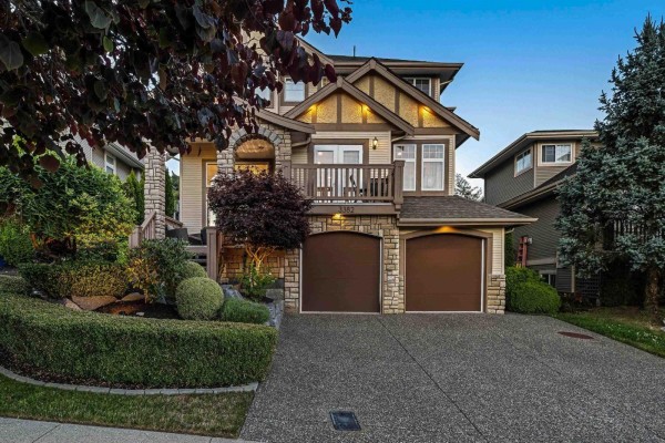 3382 Applewood Drive, Abbotsford, BC, photo 2