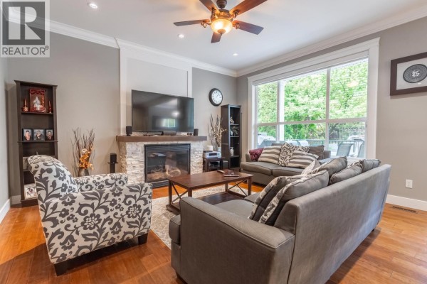 3383 Gislason Avenue, Coquitlam, BC V3E0C5 Photo 4