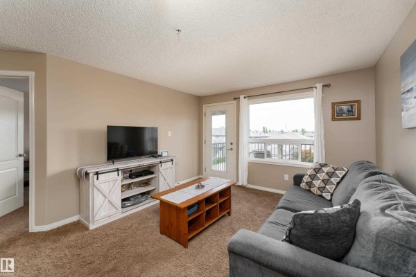 Kitchen - #339 1520 Hammond Ga Nw, Edmonton, AB T6M0J4 Photo 3