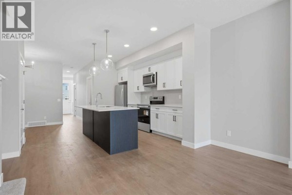 Dining room - 339 Belvedere Drive Se, Calgary, AB T2A7Y2 Photo 5