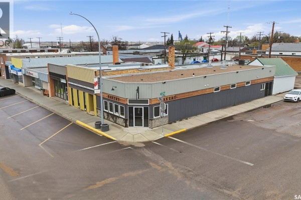 339 Centre Street, Assiniboia, SK S0H0B0 Photo 5