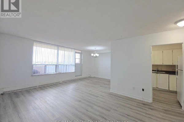 Primary Bedroom - 3390 Weston Road, Toronto, ON M9M2X3 Photo 3