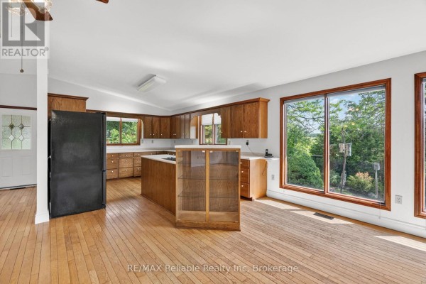 Kitchen - 3396 Perth Road 130, Perth South, ON N0K1V0 Photo 2