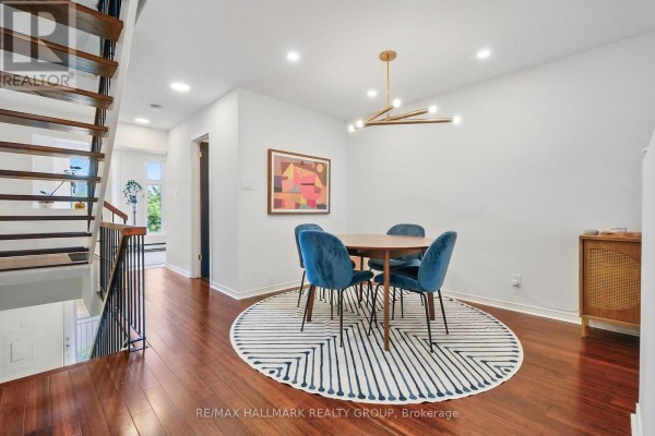 Living room - 34 - 20 Charlevoix Street, Ottawa, ON K1L8K5 Photo 4