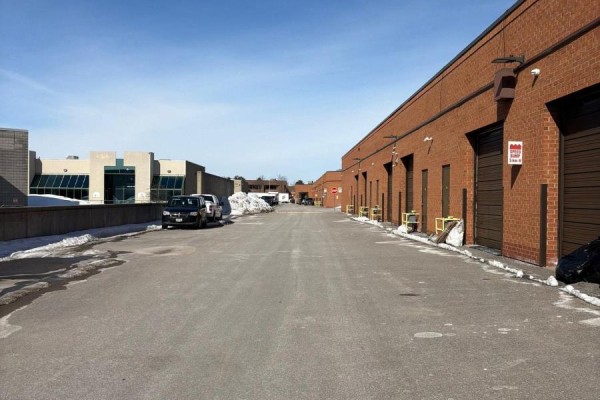 34 - 20 Wertheim Court, Richmond Hill, ON L4B3A8 Photo 4