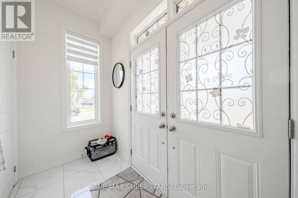 Bathroom - 34 Bannister Road, Barrie, ON L9J0L5 Photo 5