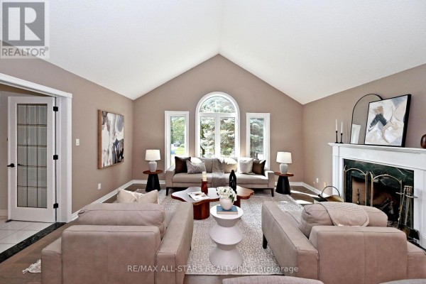 Dining room - 34 Captain Armstrong Lane, Markham, ON L3P3C9 Photo 4