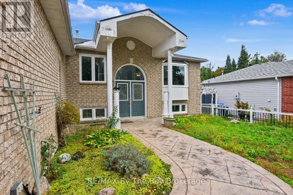34 Caribou Trail, Wasaga Beach, ON L9Z1H6 Photo 2