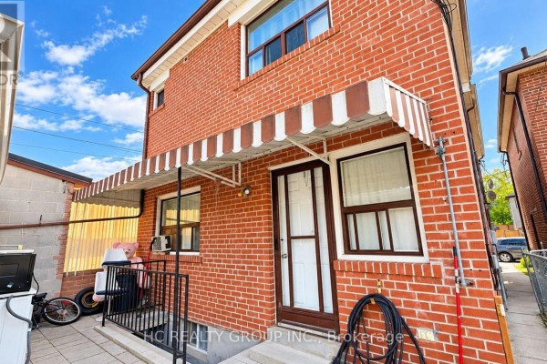 Upper - 34 Carus Avenue, Toronto, ON M6G2A4 Photo 2