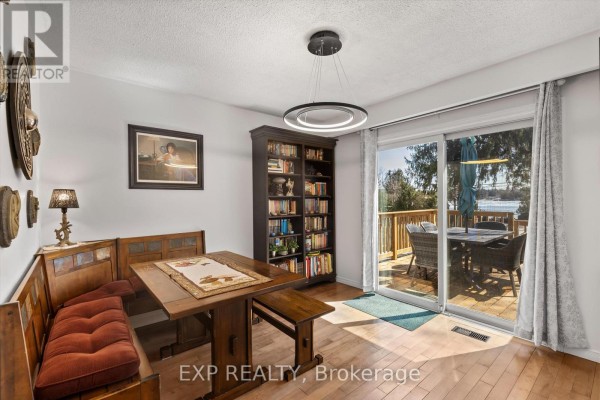 Dining room - 34 Connor Drive, Whitchurch Stouffville, ON L4A7X3 Photo 3