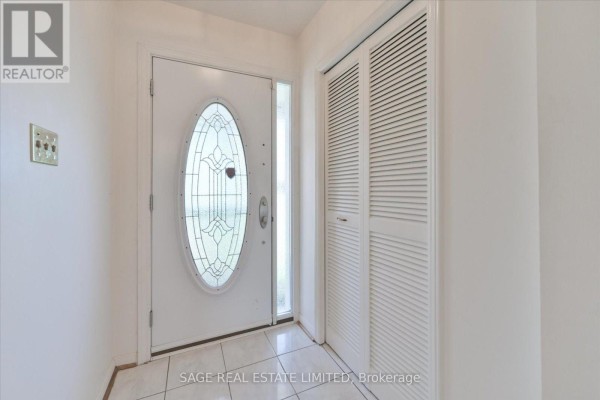Dining room - 34 Craketts Avenue, Toronto, ON M1S3W6 Photo 4
